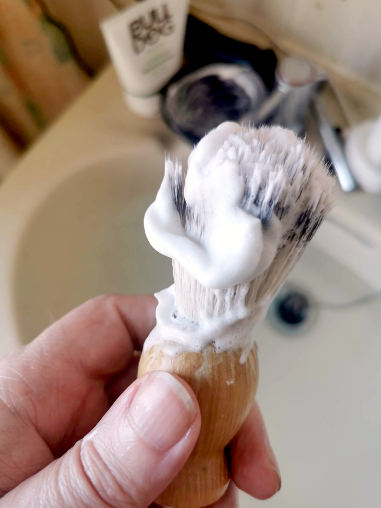 Shave brush with good foam